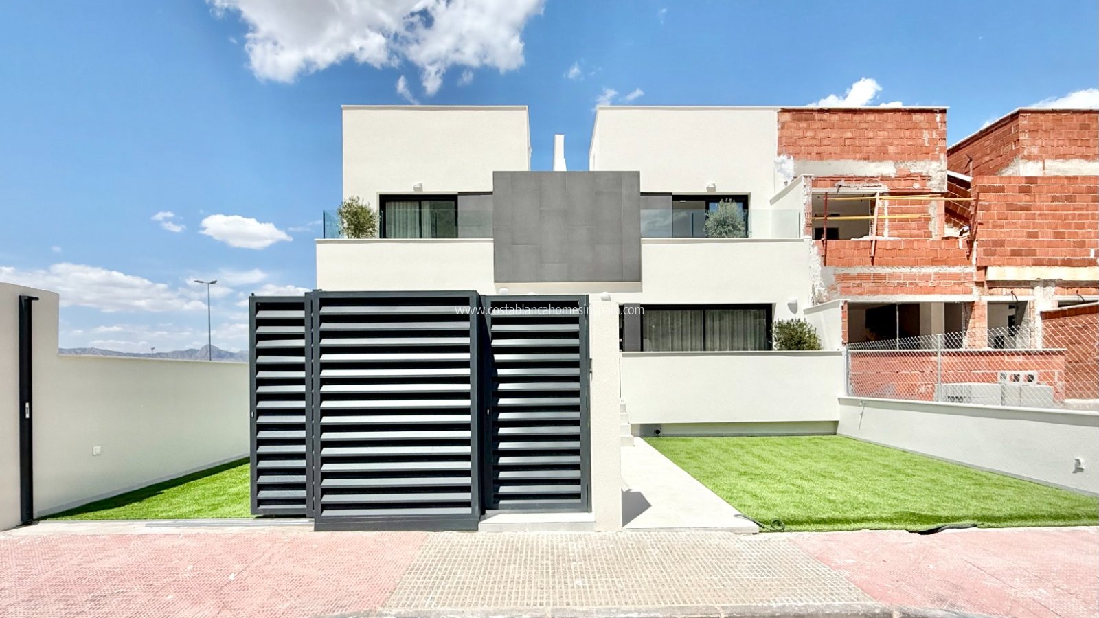 Obra Nueva - Apartment - Cox