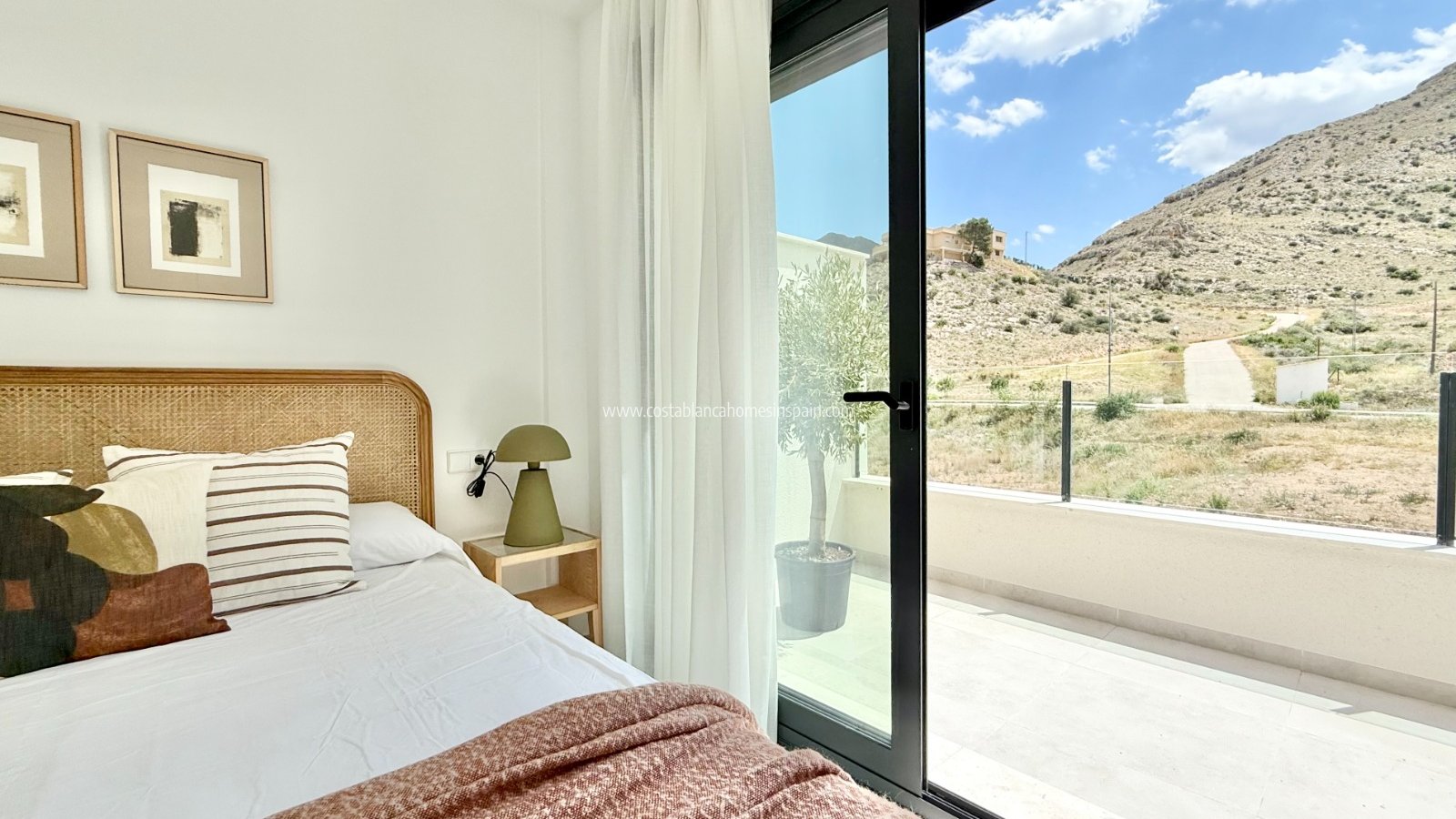 Obra Nueva - Apartment - Cox