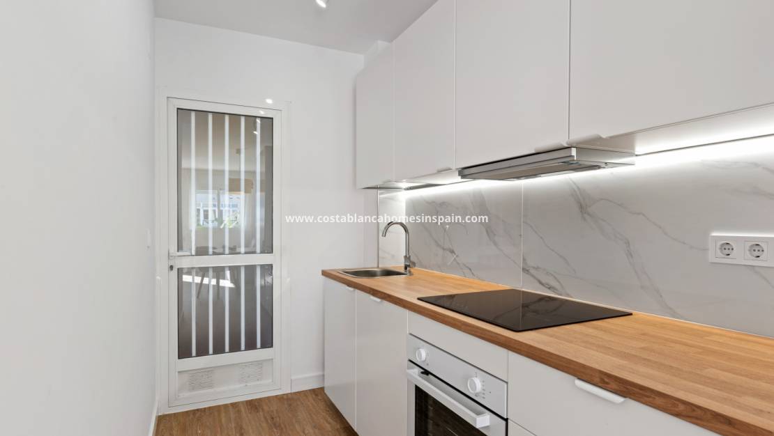 Re-salg - Apartment / flat - Torrevieja - La Ciñuela