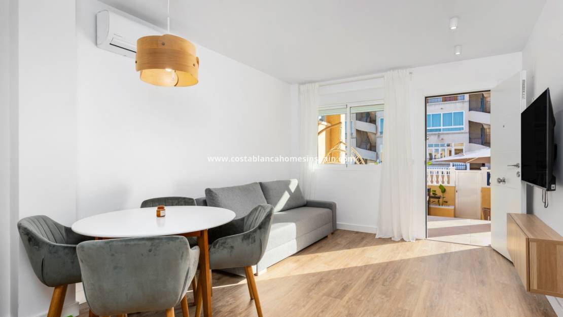 Re-salg - Apartment / flat - Torrevieja - La Ciñuela