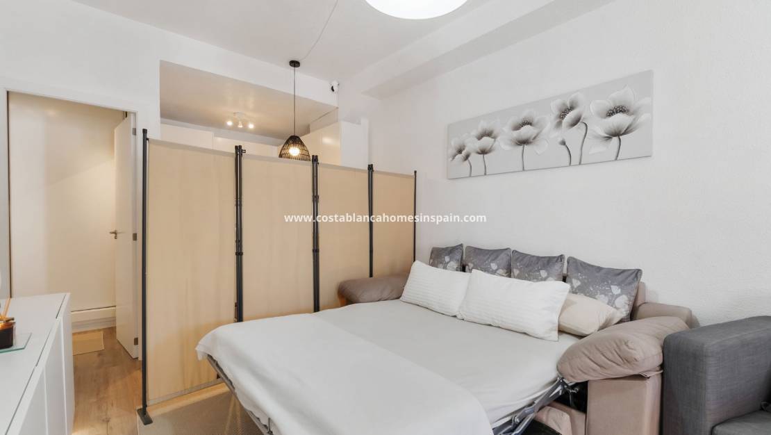 Re-salg - Apartment / flat - Torrevieja - Playa de los Locos