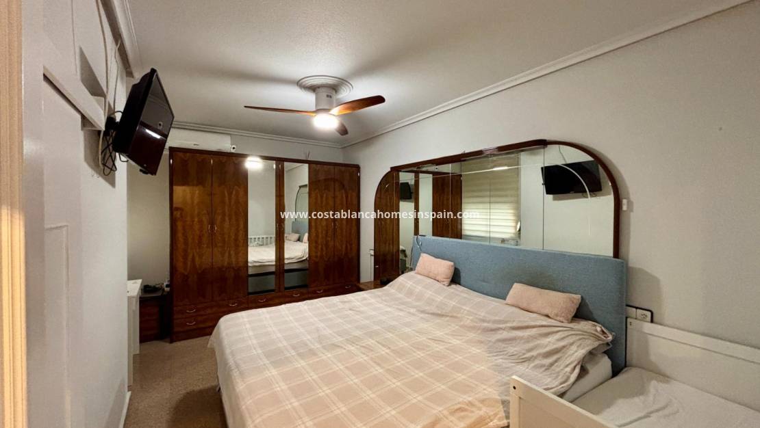 Re-salg - Apartment - Los Montesinos