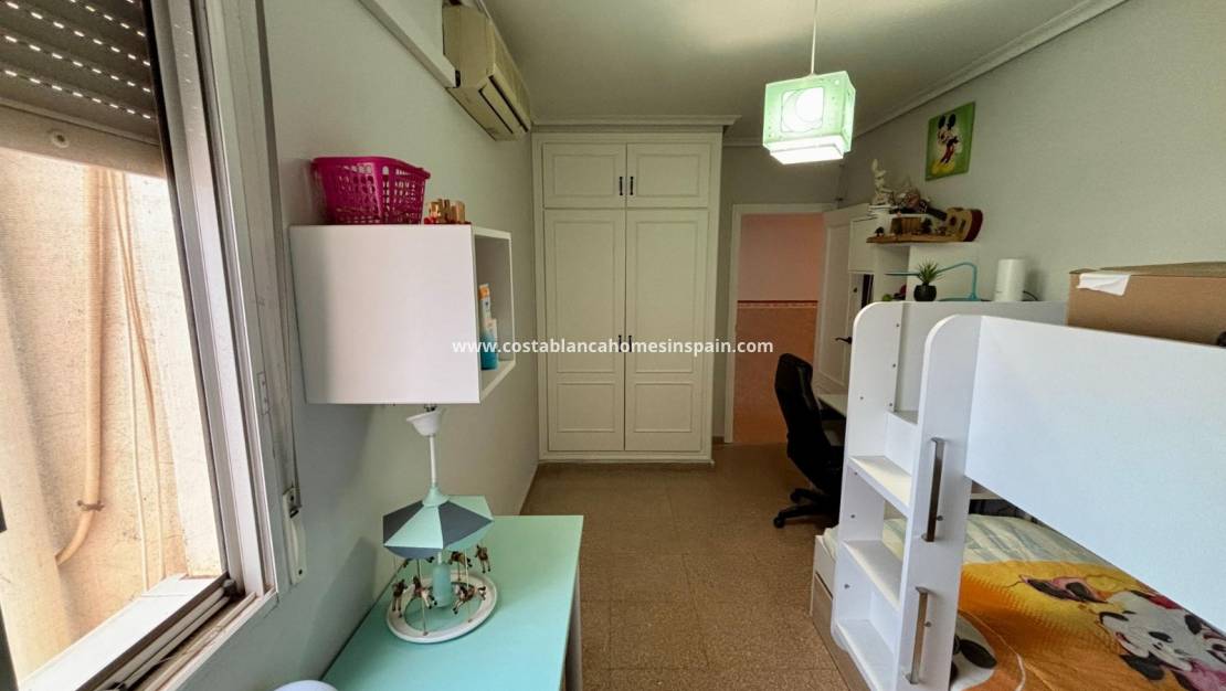 Re-salg - Apartment - Los Montesinos