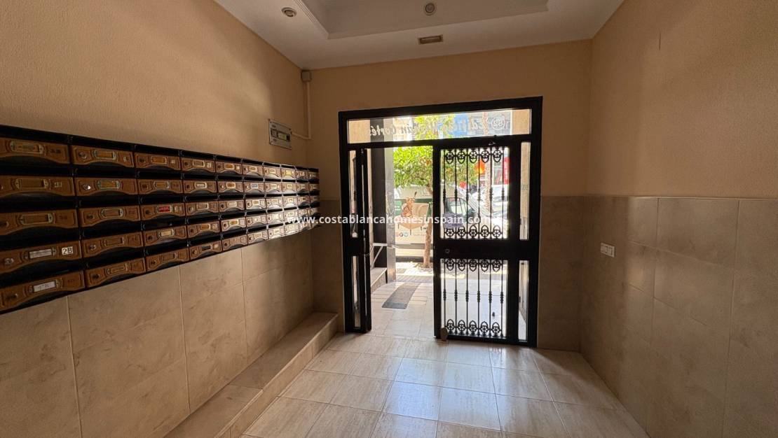 Re-salg - Apartment - Torrevieja - Center Torrevieja