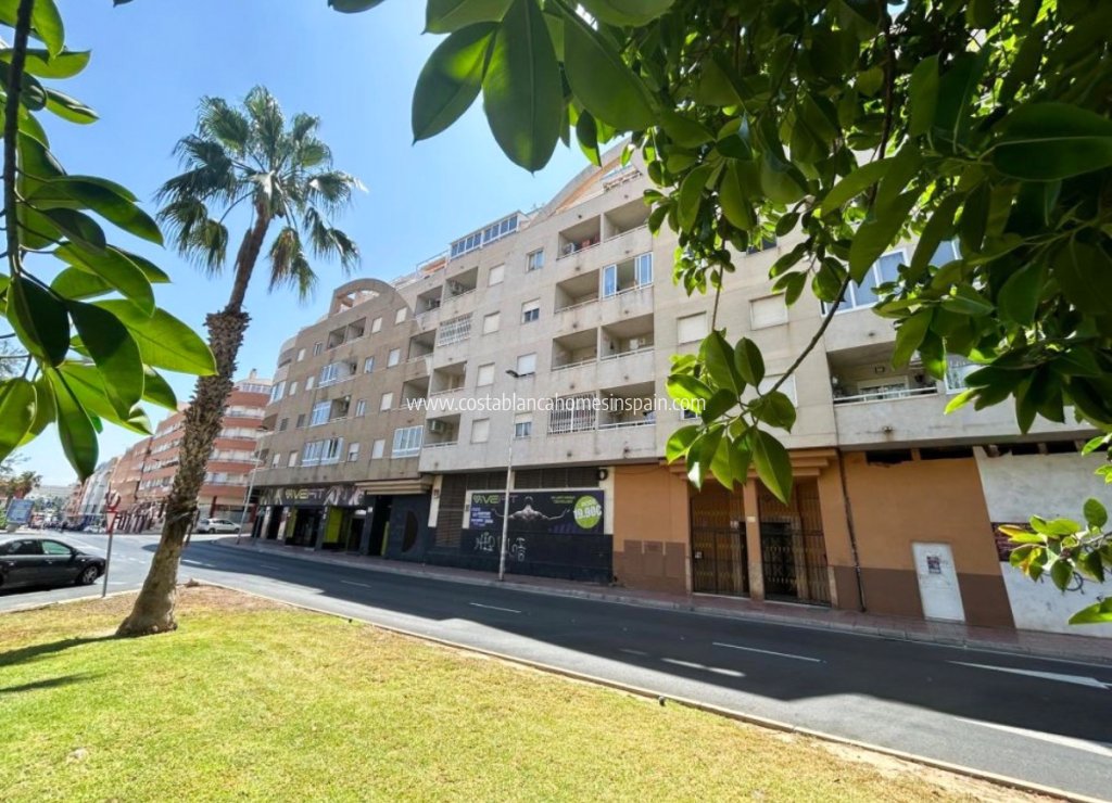 Re-salg - Apartment - Torrevieja - Centro