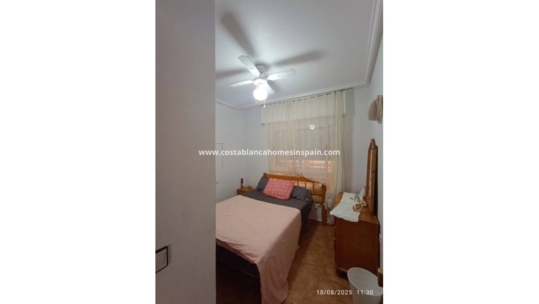 Re-salg - Apartment - Torrevieja - Playa de los Locos