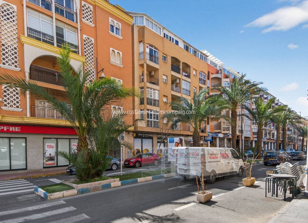 Re-salg - Apartment - Torrevieja - Playa del Cura
