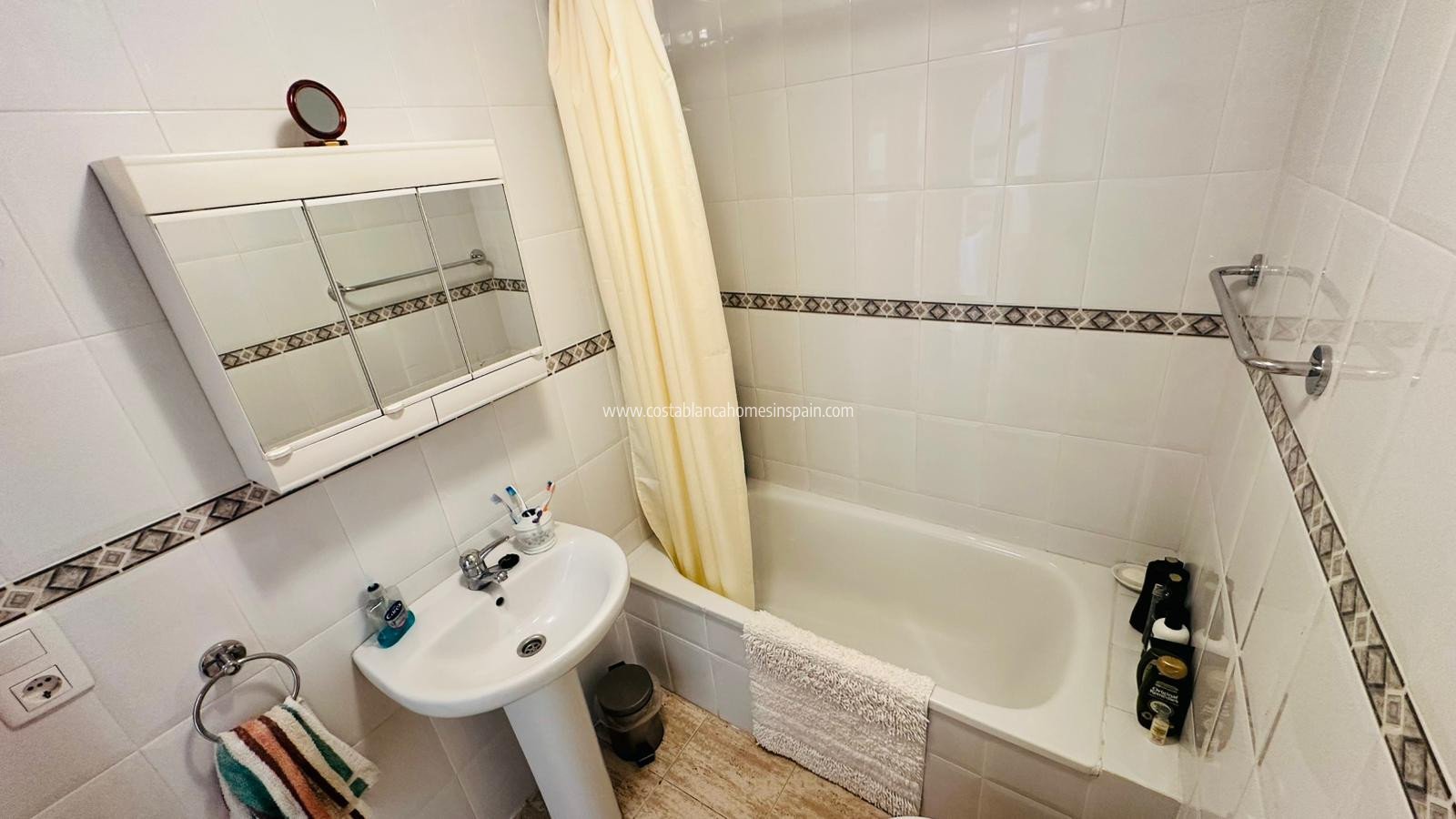 Re-salg - Apartment - Torrevieja - Urbanización San Luis