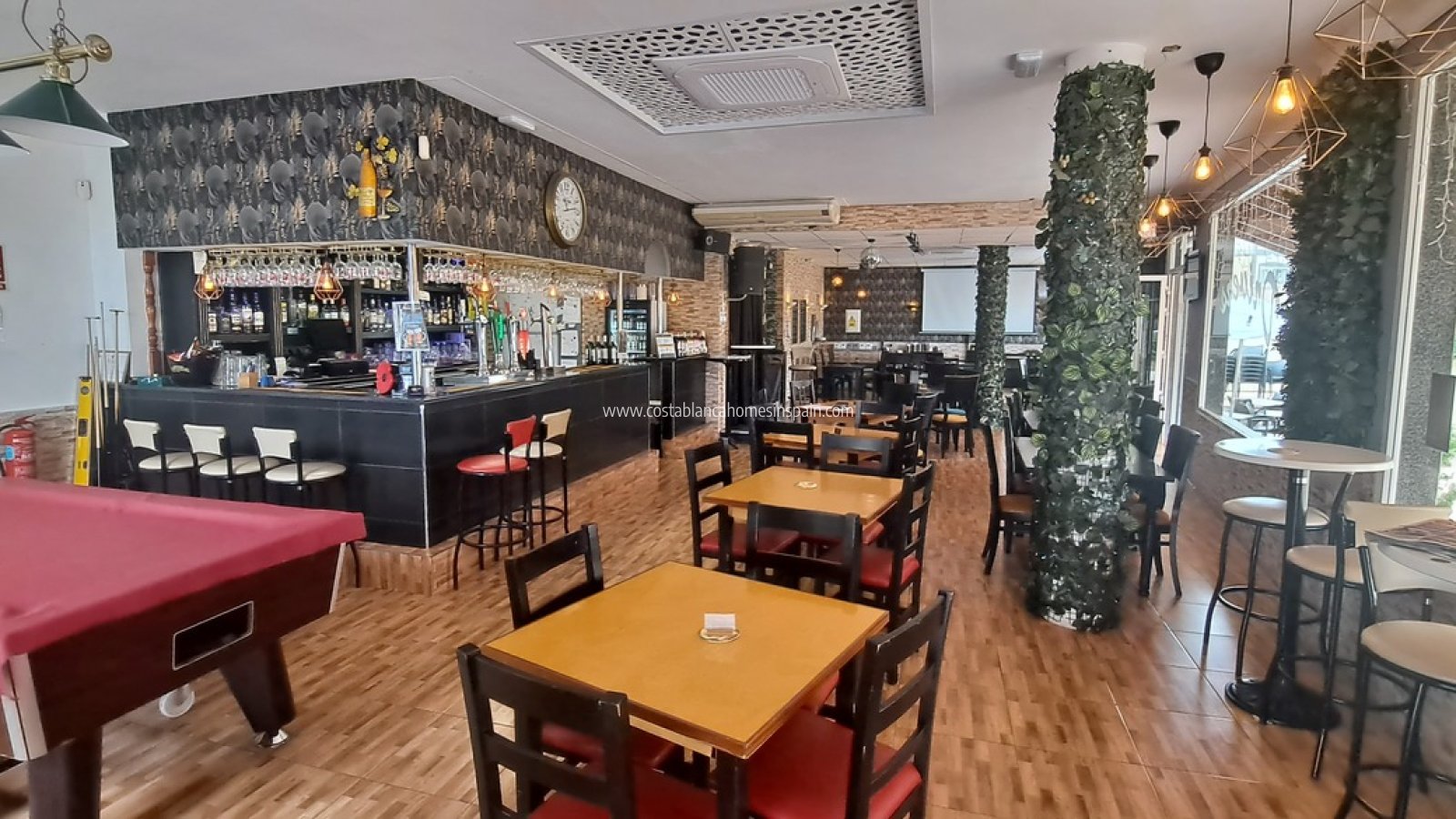 Re-salg - Commercial - Villamartin - Orihuela Costa