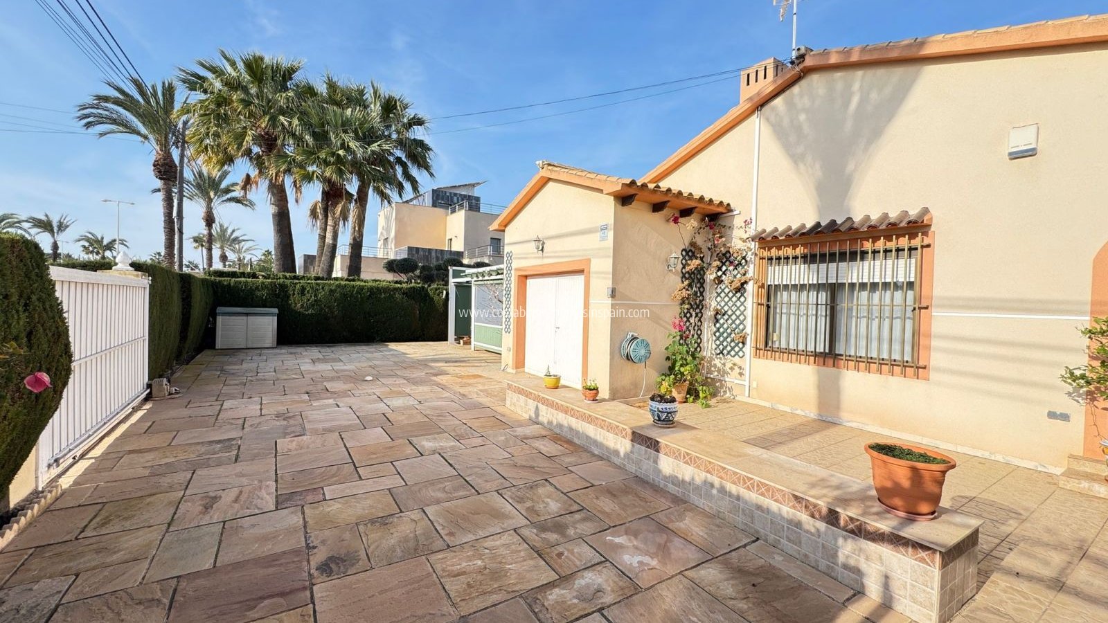 Re-salg - Detached Villa - Cabo Roig