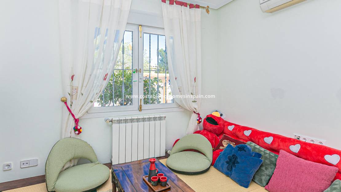 Re-salg - Detached Villa - Campoamor - Costa Blanca