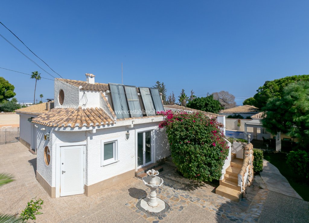 Re-salg - Detached Villa - Campoamor - Lomas de Don Juan