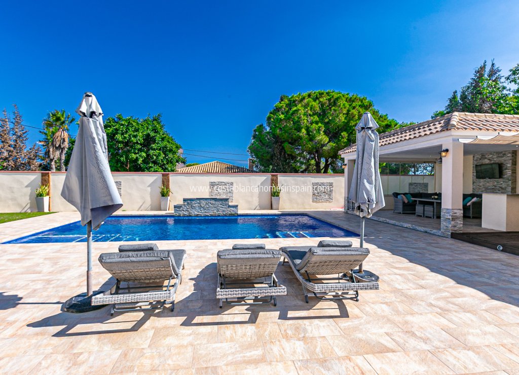 Re-salg - Detached Villa - Campoamor - Lomas de Don Juan