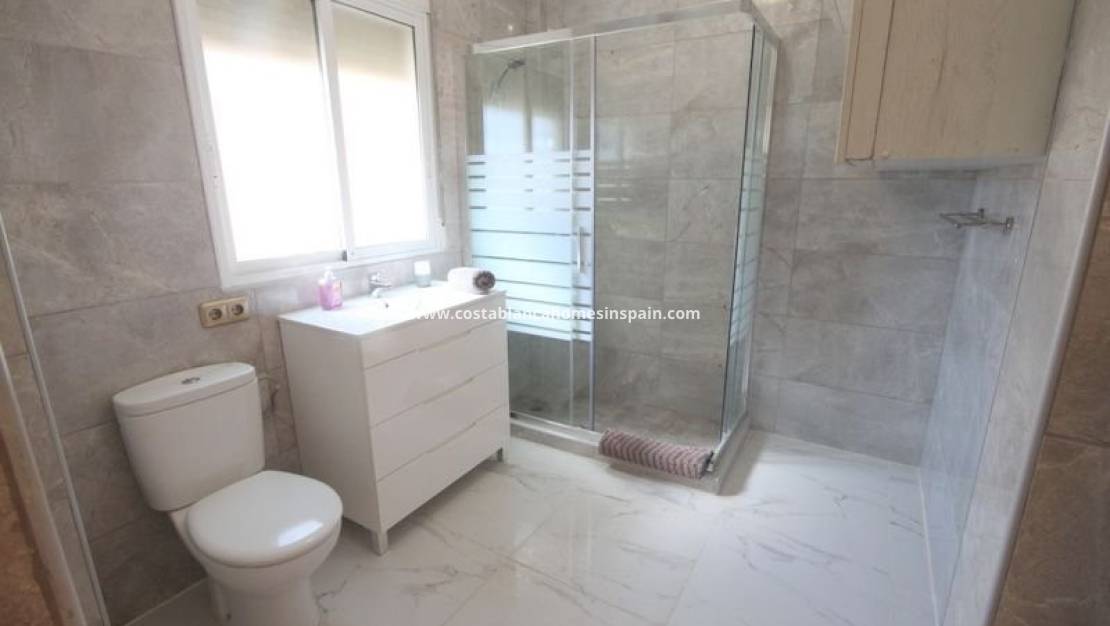 Re-salg - Detached Villa - Orihuela Costa - La Zenia