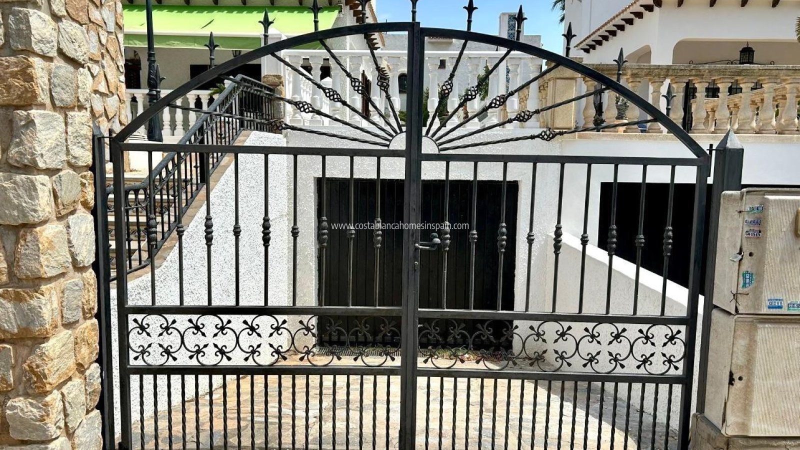 Re-salg - Detached Villa - Orihuela Costa - La Zenia