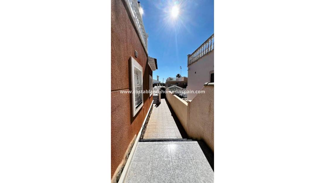 Re-salg - Detached Villa - Orihuela Costa - Playa Flamenca