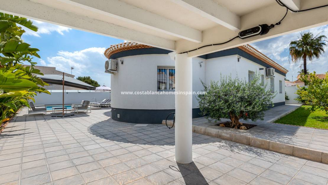 Re-salg - Detached Villa - Playa Flamenca - Costa Blanca South