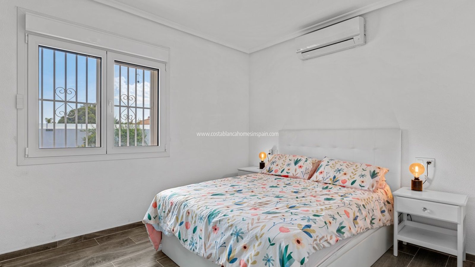 Re-salg - Detached Villa - Playa Flamenca - Costa Blanca South