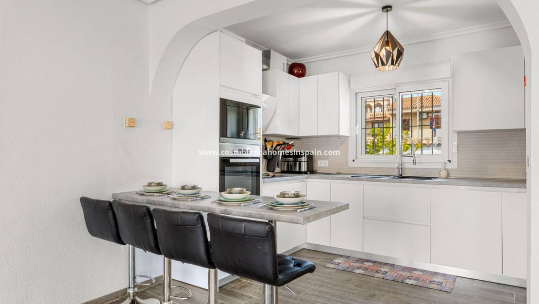 Re-salg - Detached Villa - Playa Flamenca - Costa Blanca South