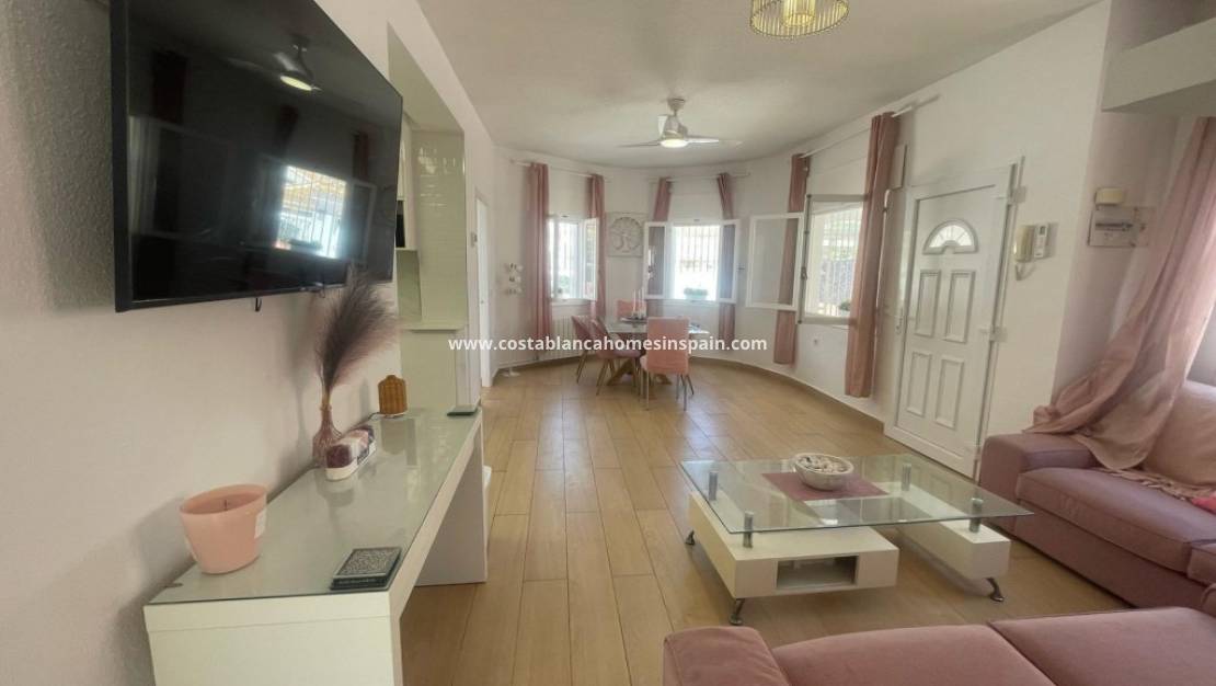 Re-salg - Detached Villa - Playa Flamenca - Costa Blanca South