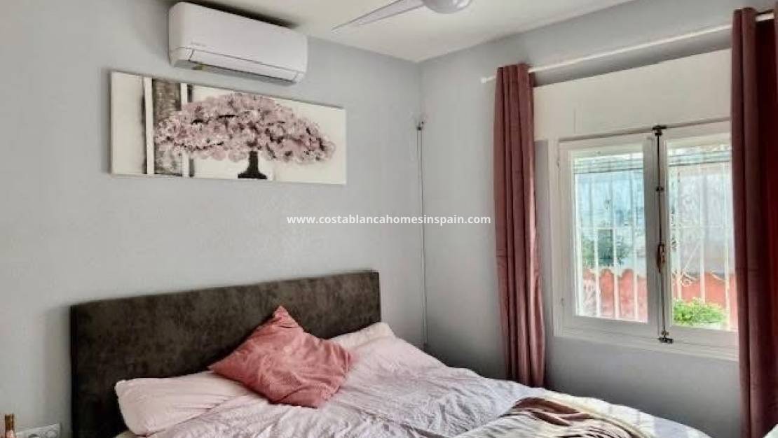 Re-salg - Detached Villa - Playa Flamenca - Costa Blanca South