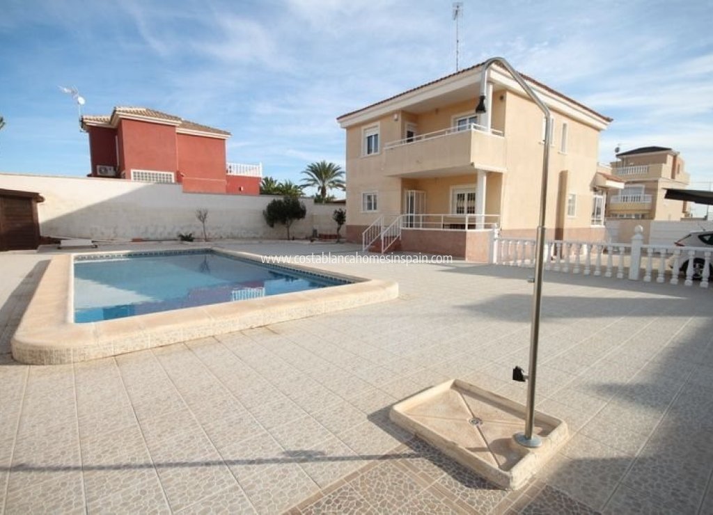 Re-salg - Detached Villa - Torrevieja - Aguas Nuevas
