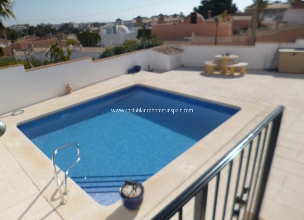 Re-salg - Detached Villa - Villamartin