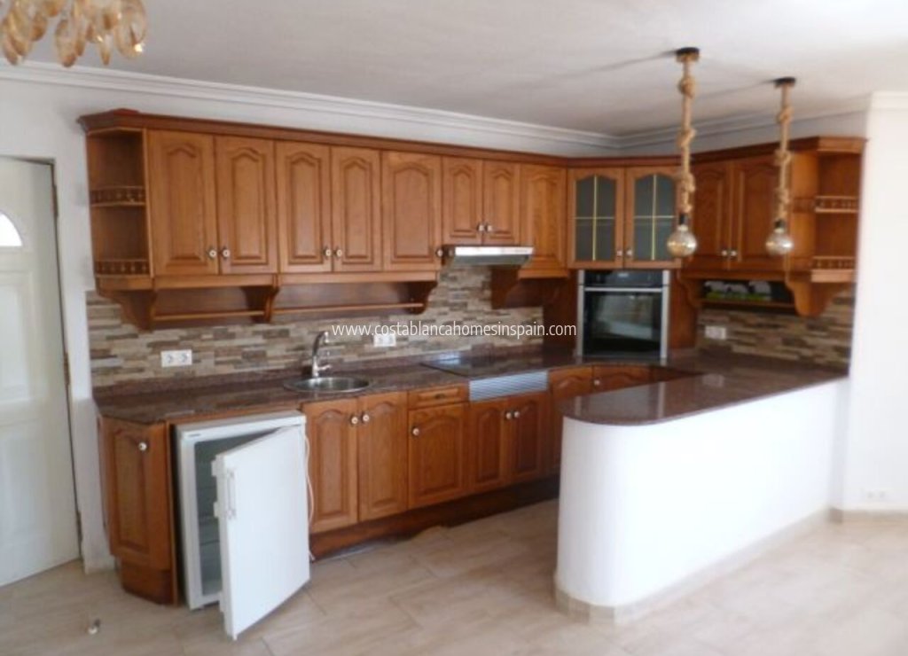 Re-salg - Detached Villa - Villamartin