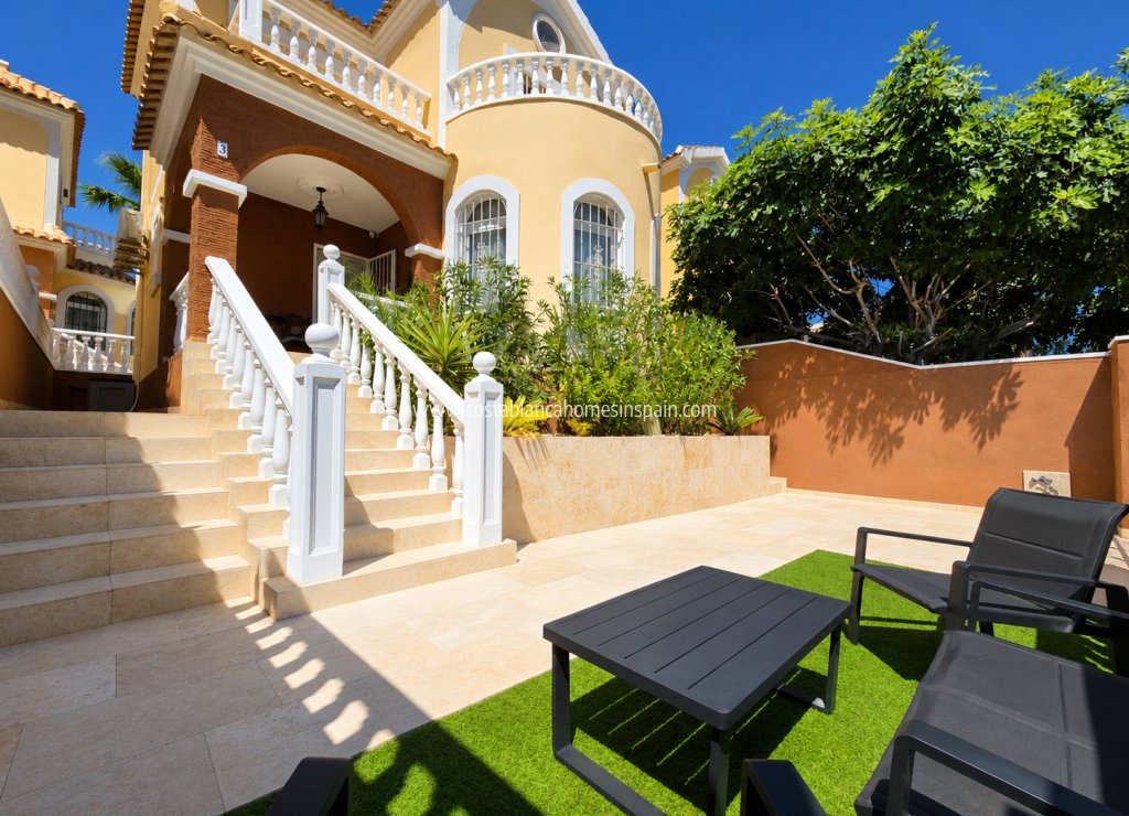 Re-salg - Detached Villa - Villamartin