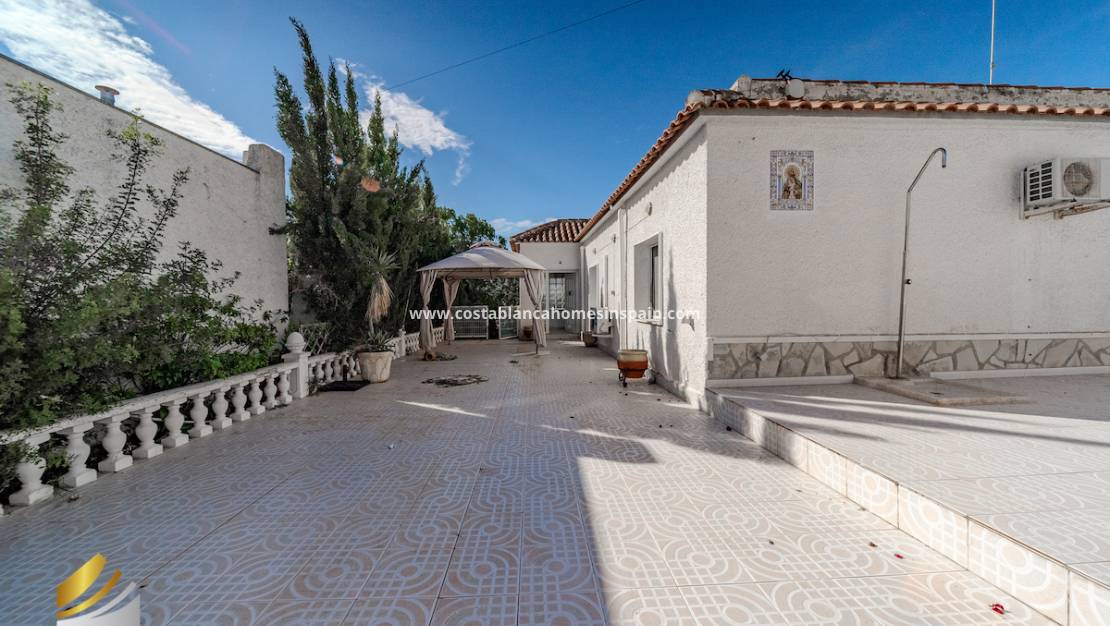 Re-salg - Detached Villa - Villamartin