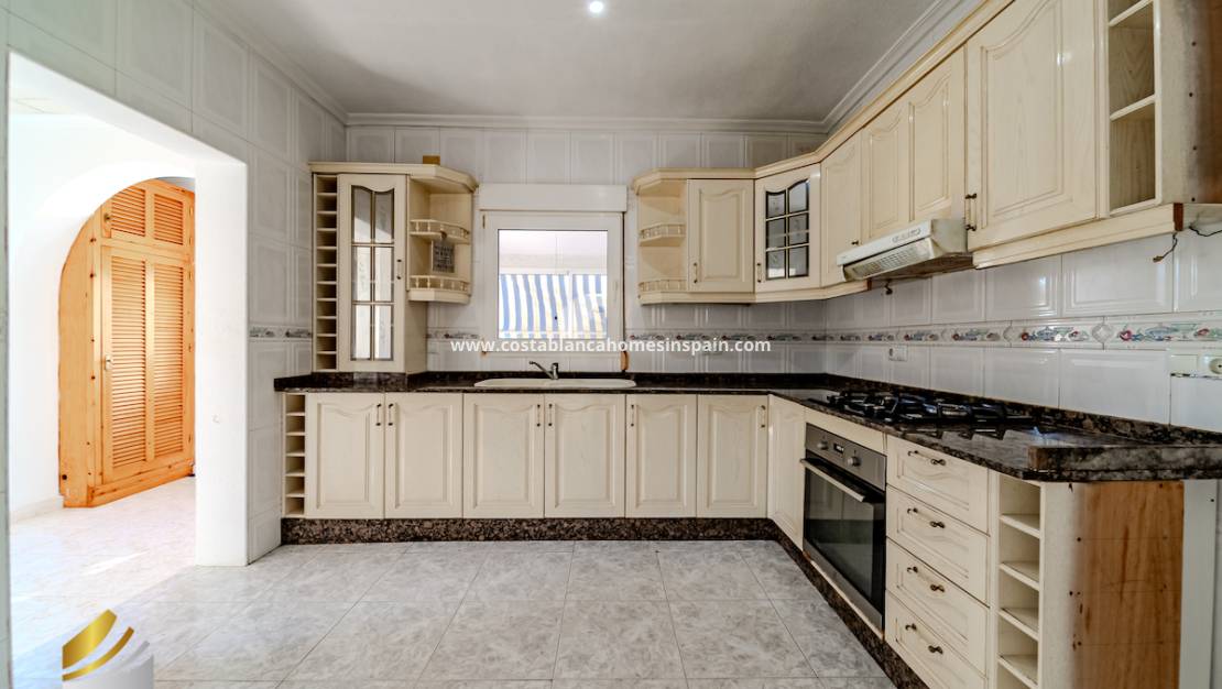 Re-salg - Detached Villa - Villamartin