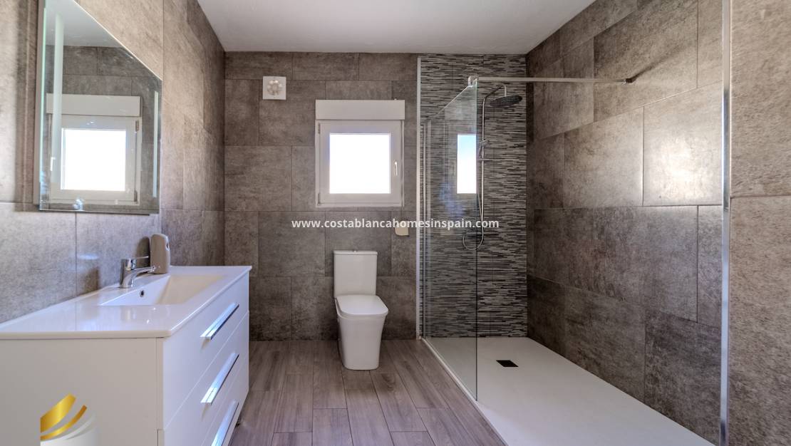 Re-salg - Detached Villa - Villamartin