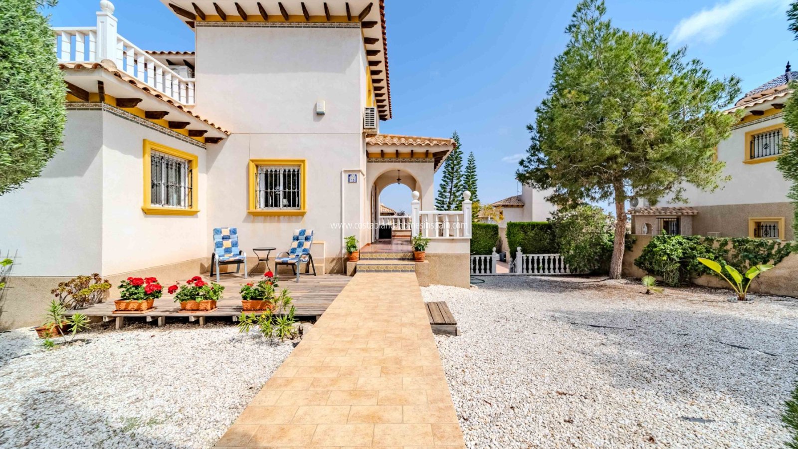 Re-salg - Detached Villa - Villamartin