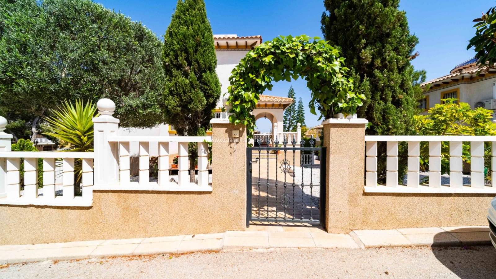 Re-salg - Detached Villa - Villamartin