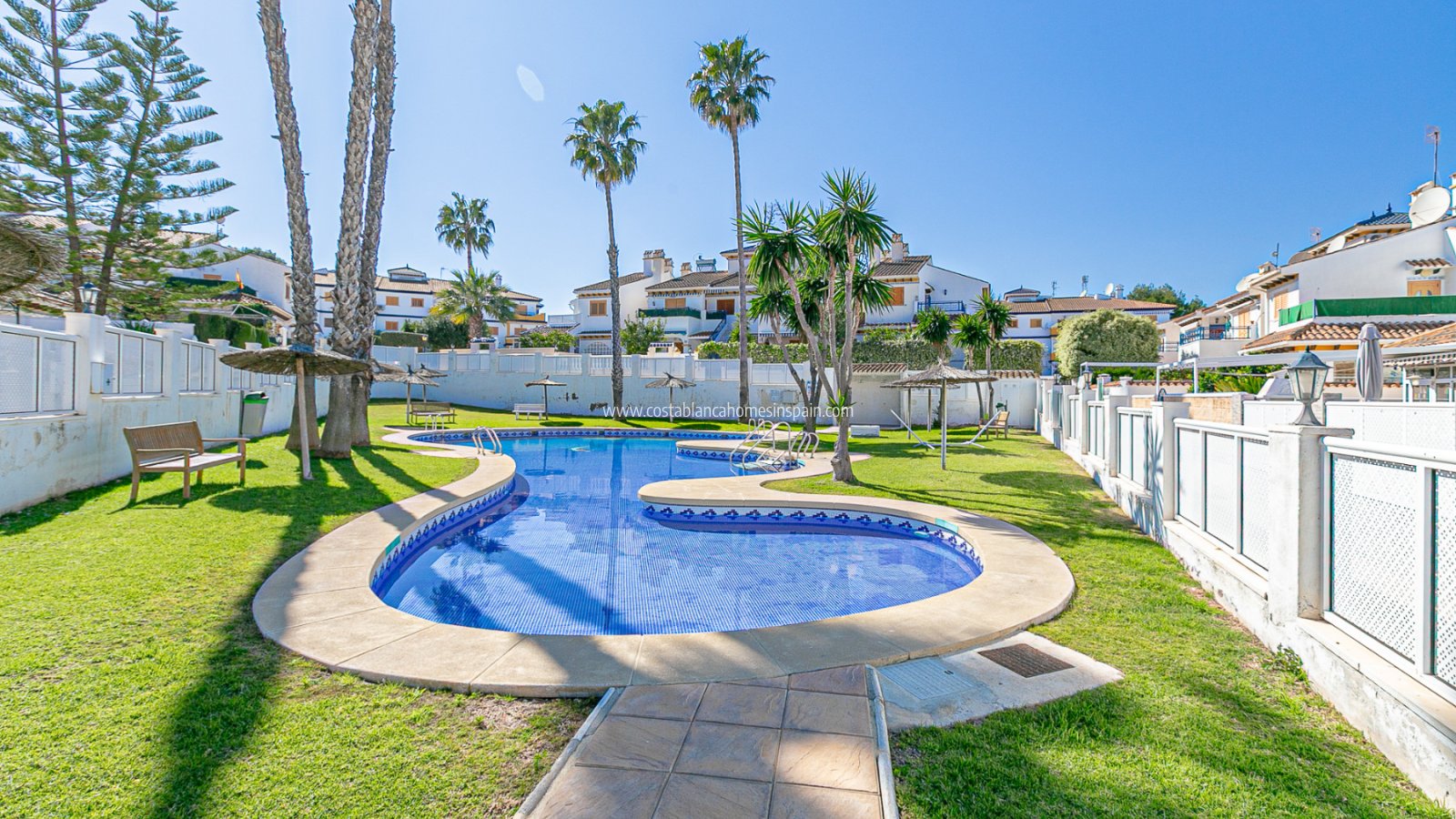 Re-salg - Semi - Detached Villa - Mil Palmeras - Riomar