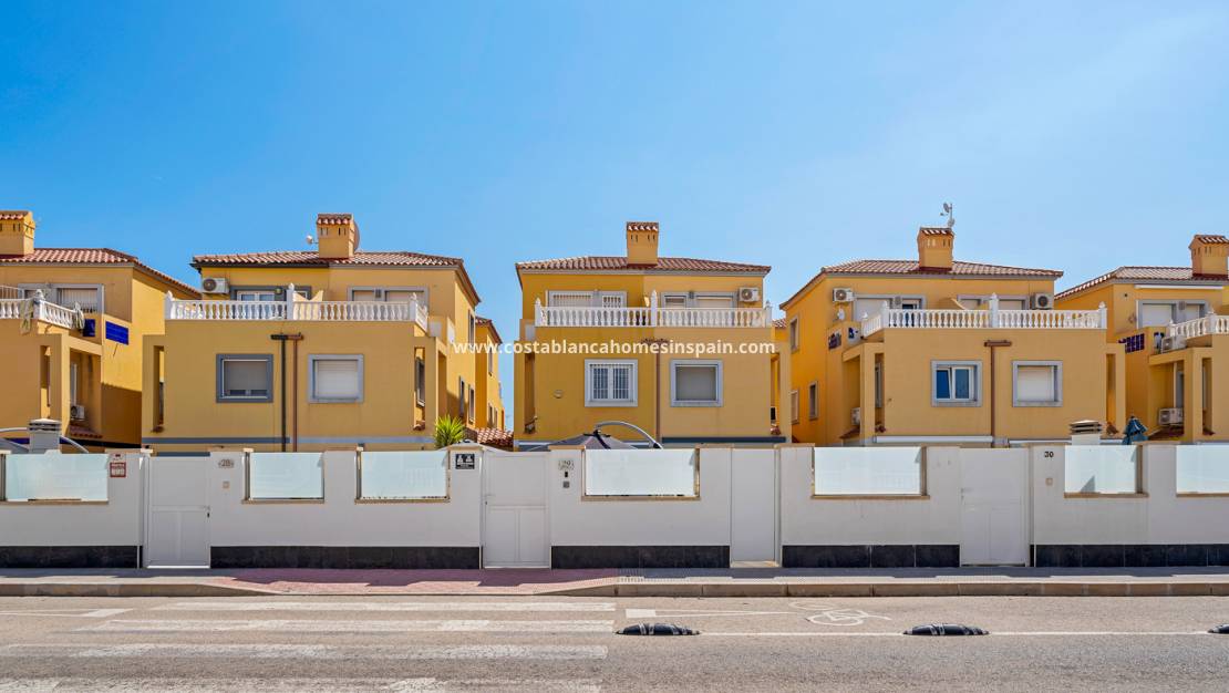 Re-salg - Semi - Detached Villa - Orihuela Costa - La Zenia