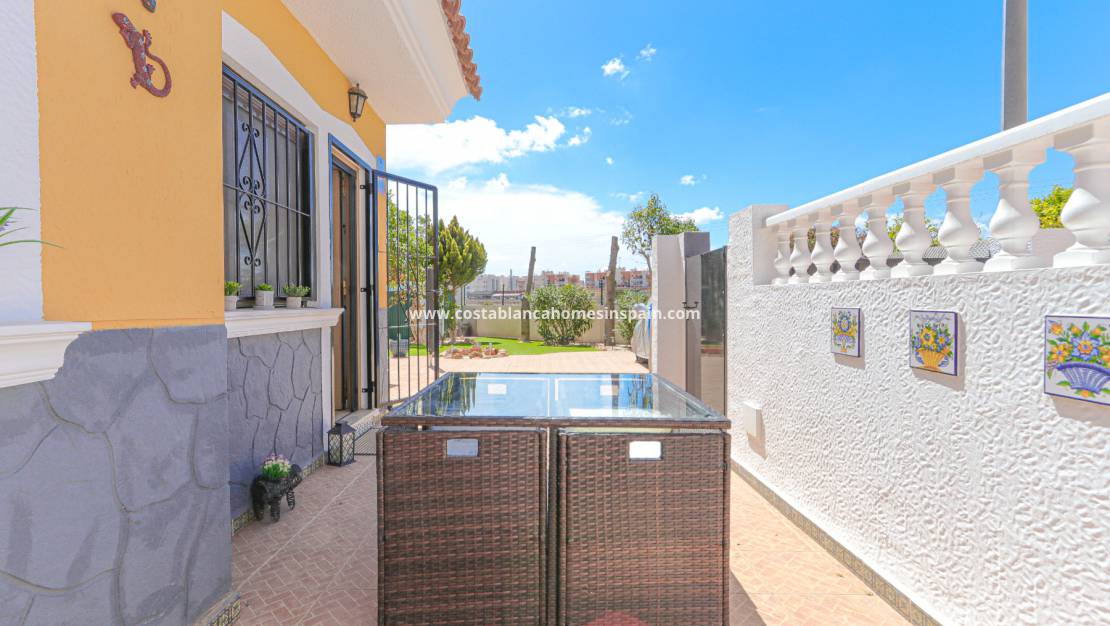 Re-salg - Semi - Detached Villa - Orihuela Costa - Playa Flamenca