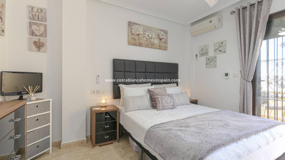 Re-salg - Semi - Detached Villa - Orihuela Costa - Playa Flamenca