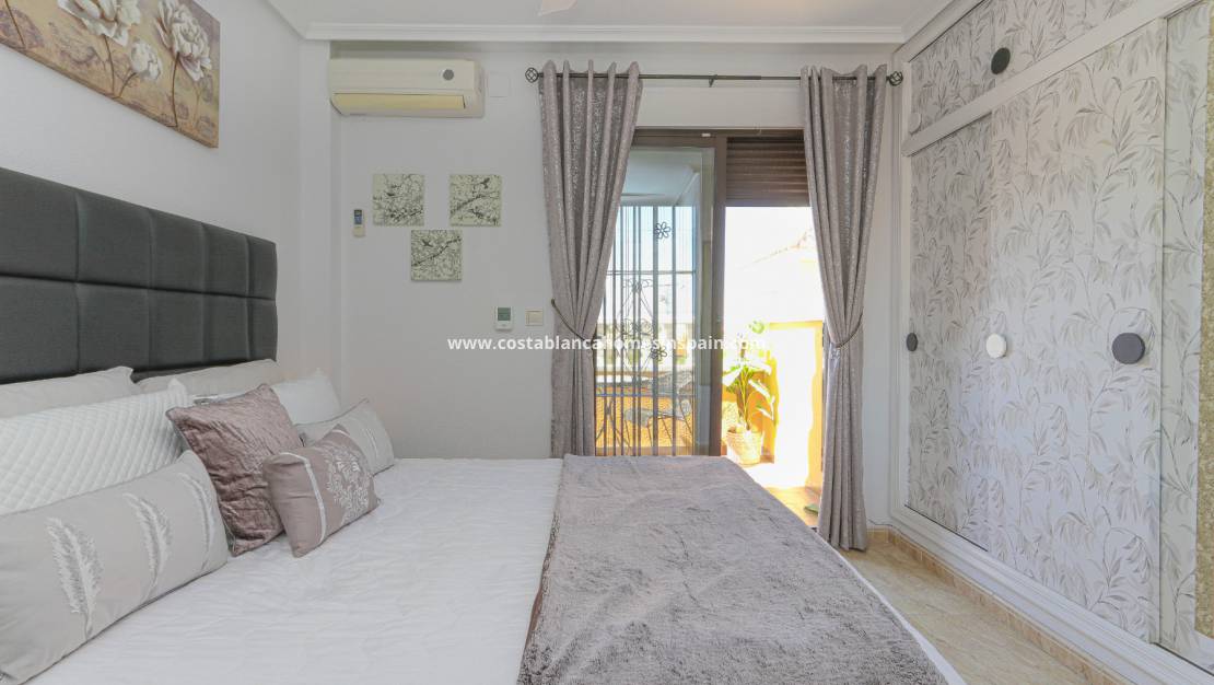 Re-salg - Semi - Detached Villa - Orihuela Costa - Playa Flamenca