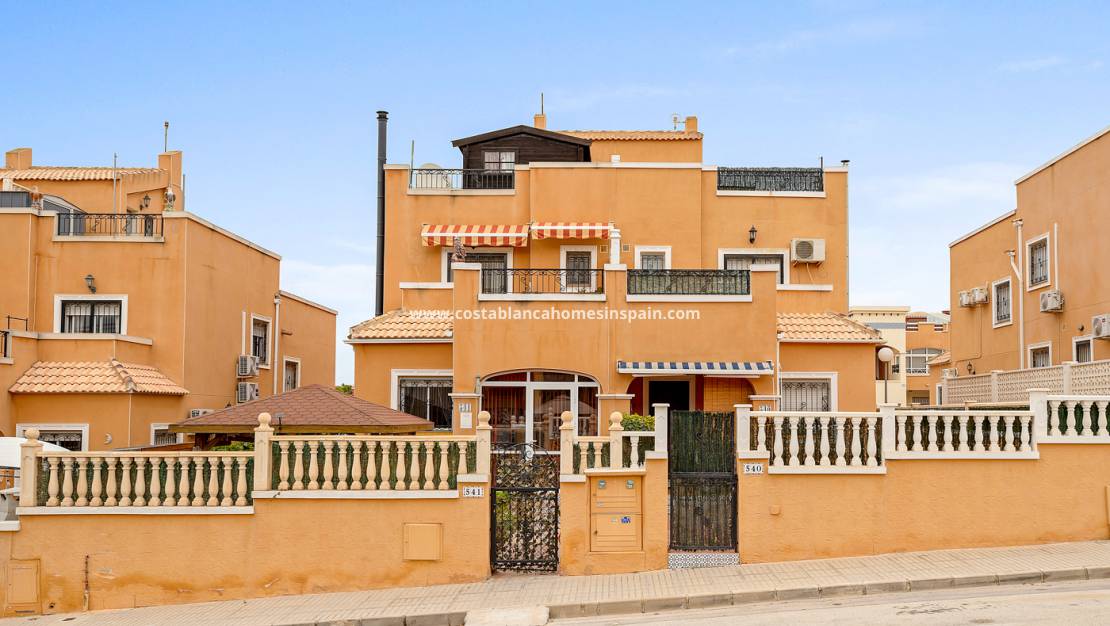 Re-salg - Semi - Detached Villa - Playa Flamenca - Costa Blanca South