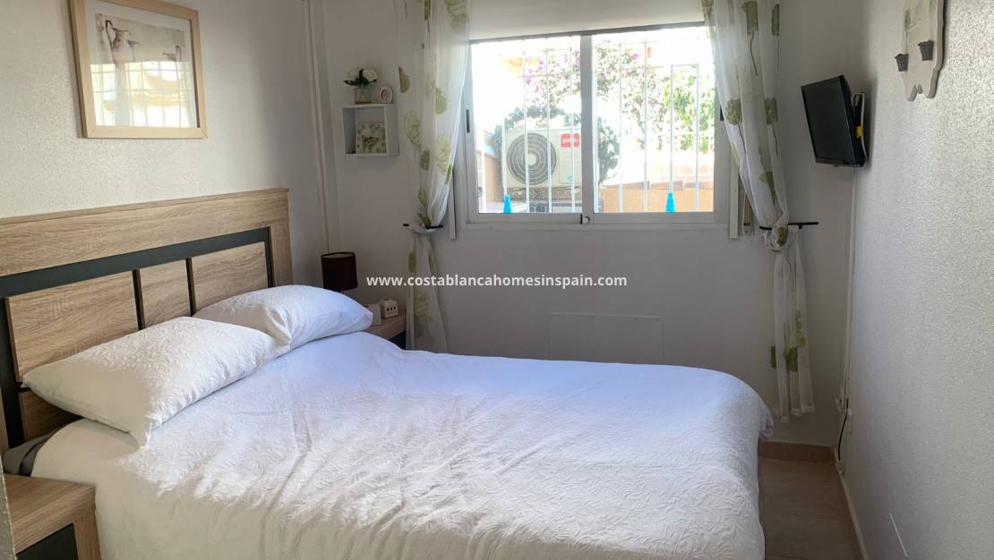 Re-salg - Semi - Detached Villa - Playa Flamenca - Costa Blanca South