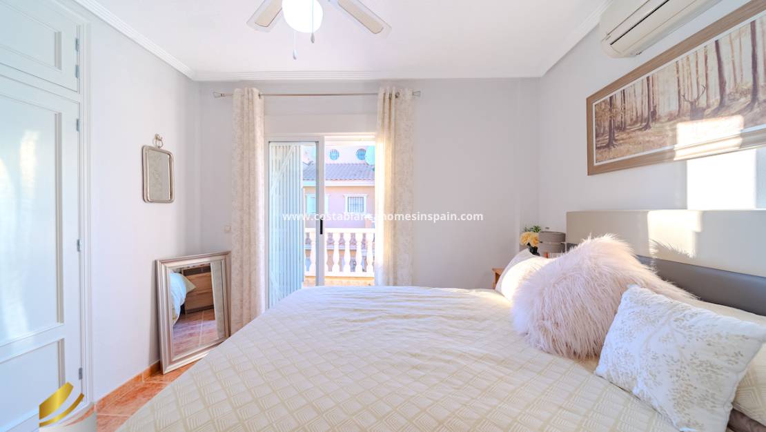 Re-salg - Semi - Detached Villa - Playa Flamenca - Costa Blanca South