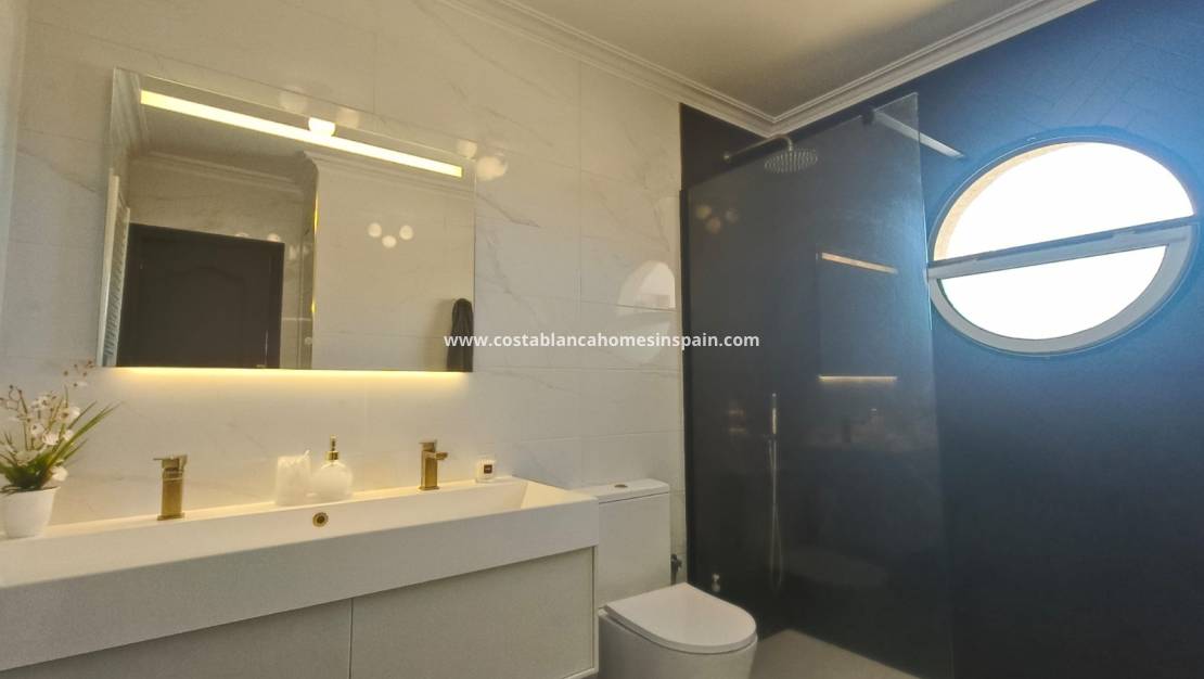 Re-salg - Semi - Detached Villa - Playa Flamenca - Costa Blanca South