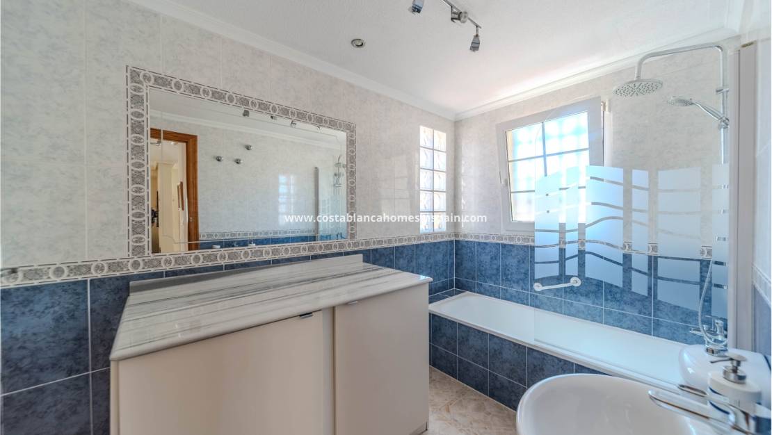 Re-salg - Semi - Detached Villa - Playa Flamenca - Costa Blanca South