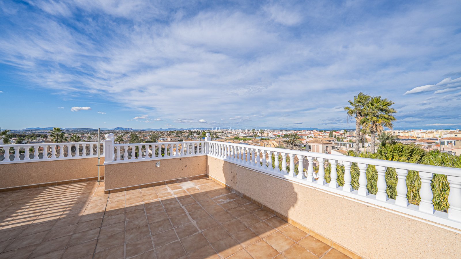 Re-salg - Semi - Detached Villa - Torrevieja - El Chaparral