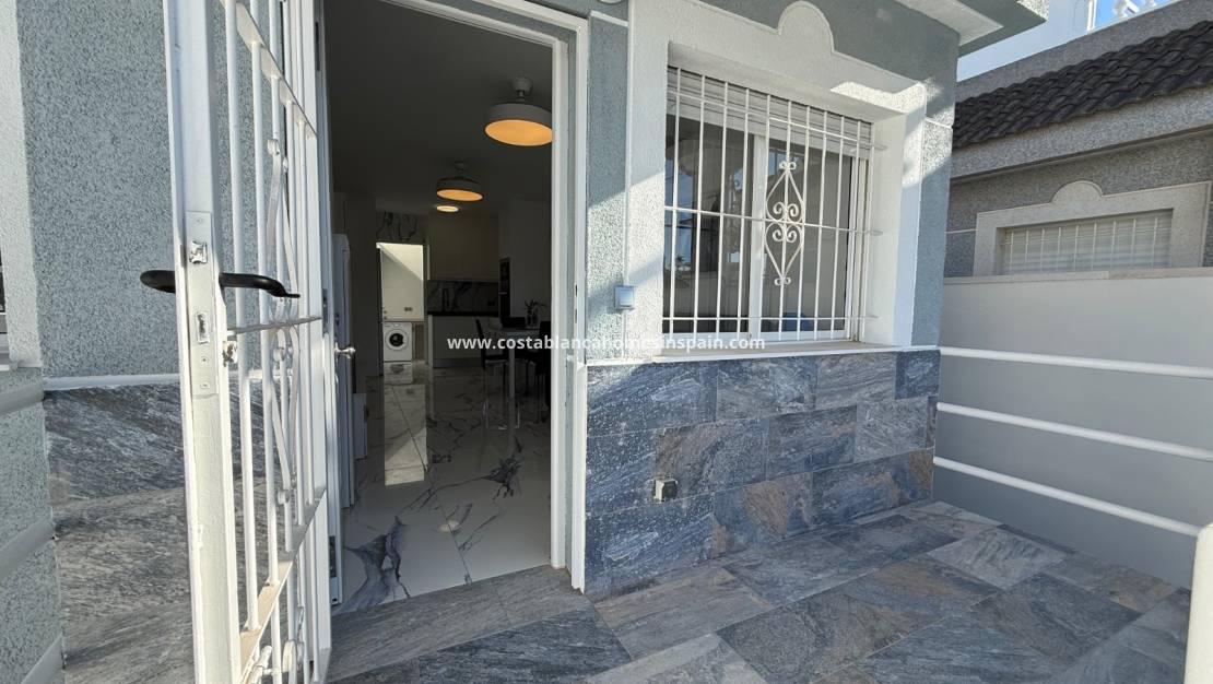 Re-salg - Semi - Detached Villa - Torrevieja - El chaparral