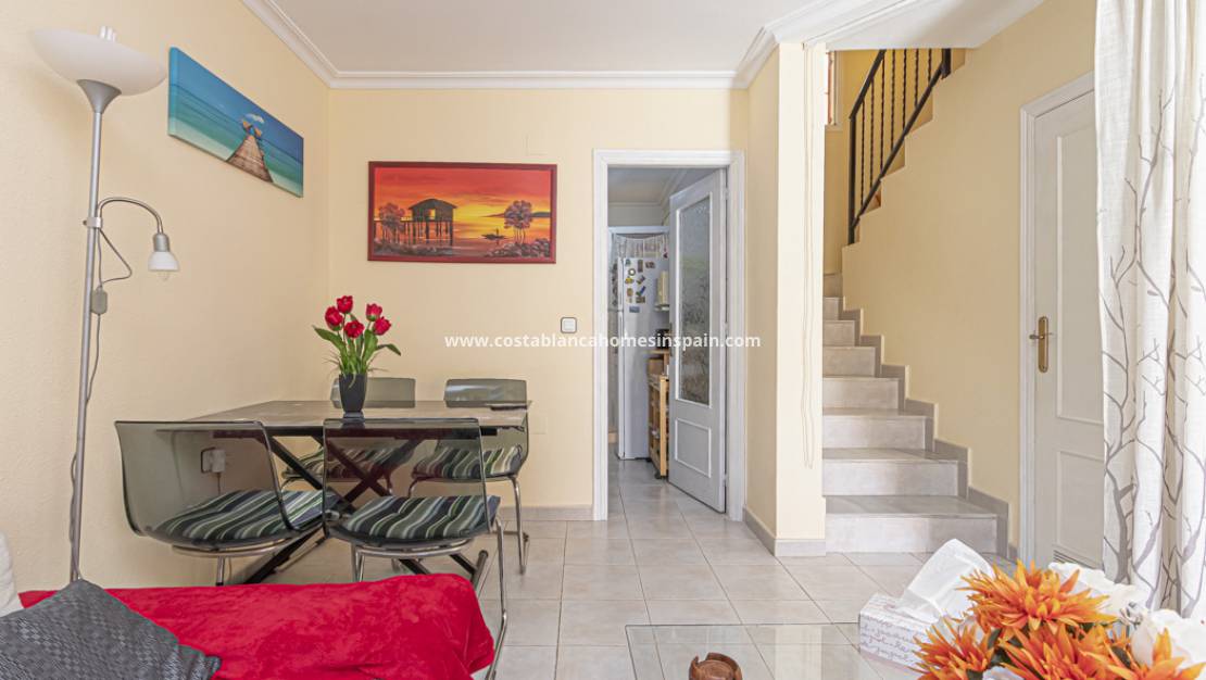 Re-salg - Semi - Detached Villa - Torrevieja - La Siesta