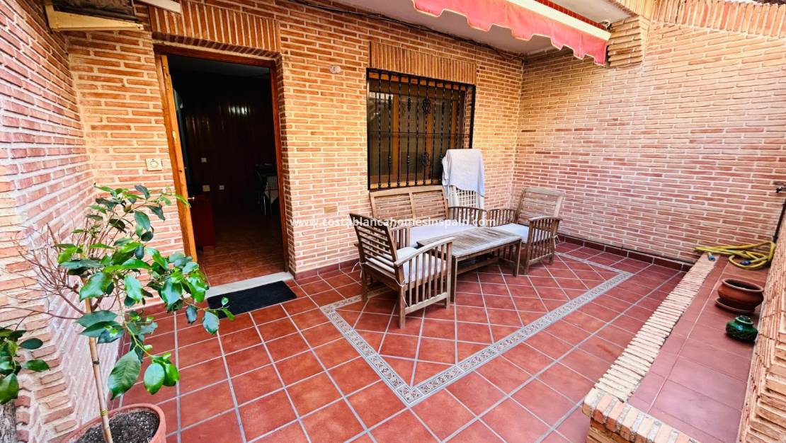 Re-salg - Semi - Detached Villa - Torrevieja - Playa de los Locos