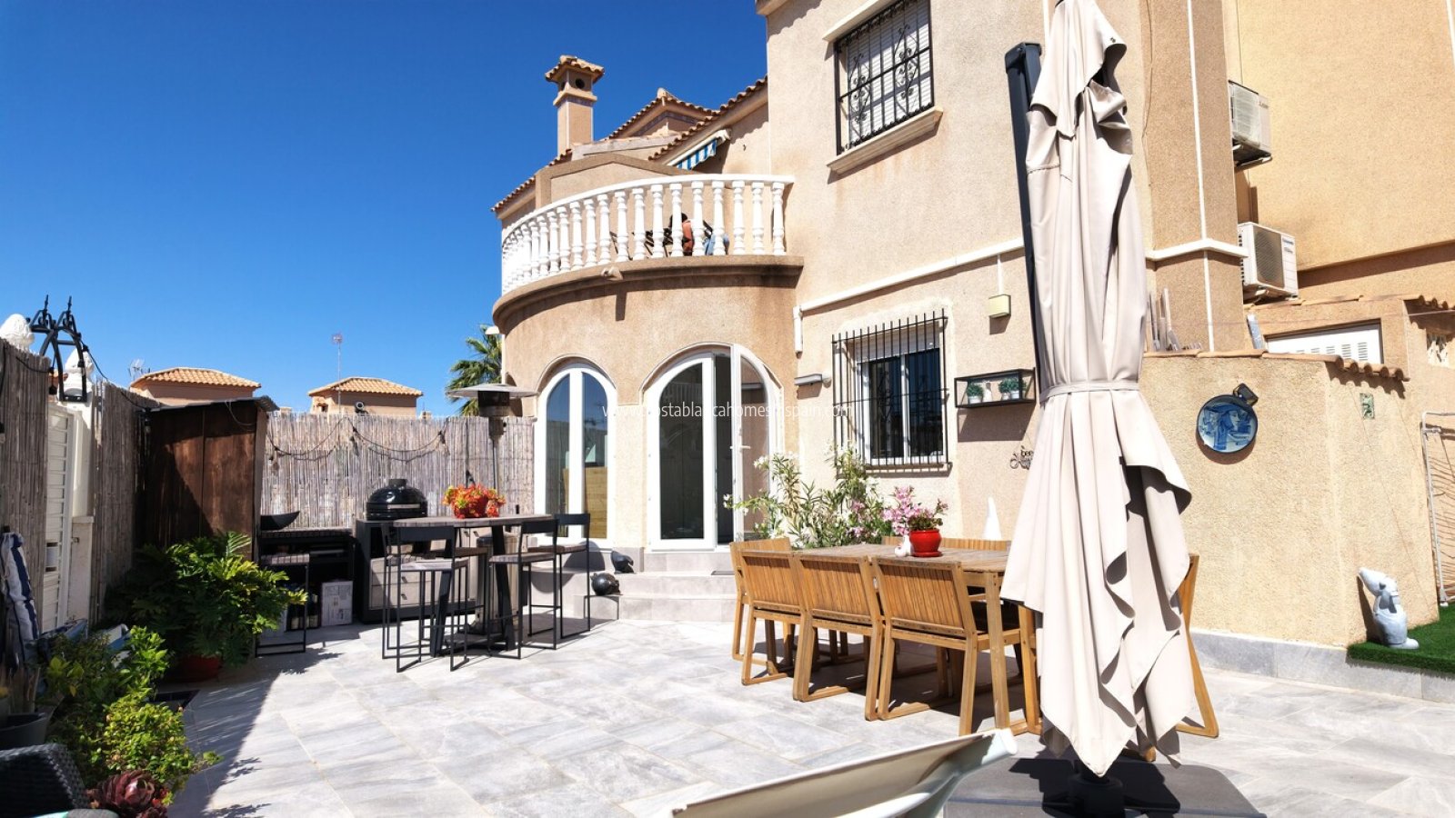 Re-salg - Semi - Detached Villa - Villamartin - Costa Blanca