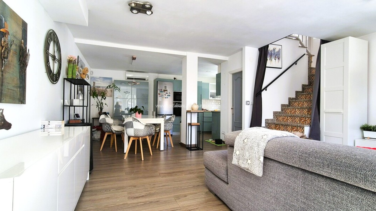 Re-salg - Semi - Detached Villa - Villamartin - Costa Blanca
